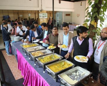 Queue for the breakfast